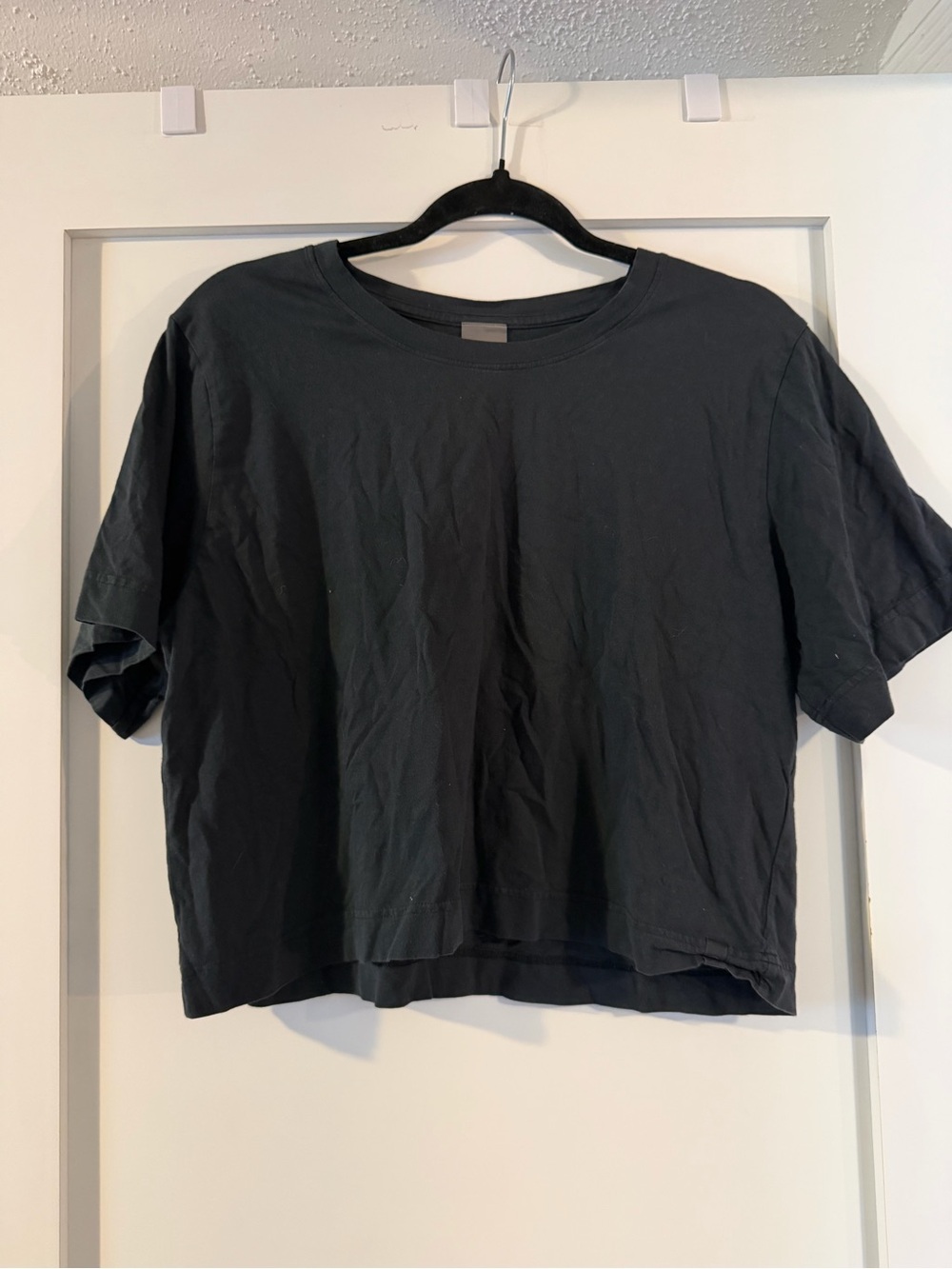 CALIA by Carrie Underwood Black Cropped Crew Tee